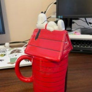 Peanuts Snoopy Mug with Lid